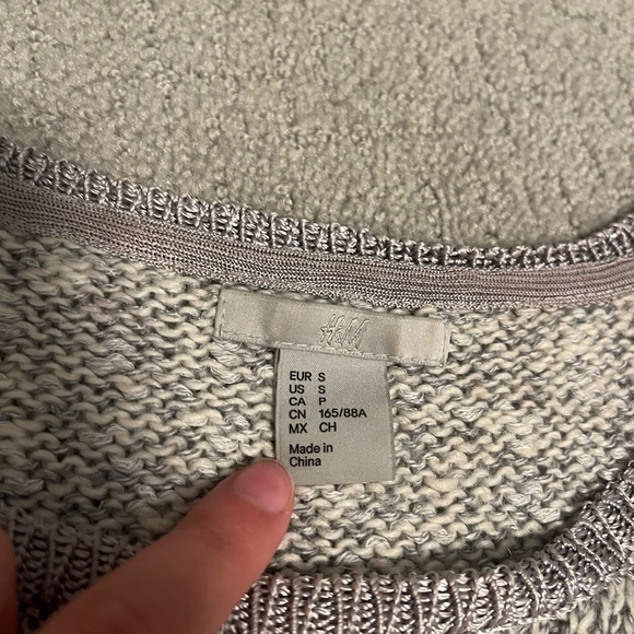 🚨H&M Wooven Midi Sleeve Sweater - Picture 3 of 3